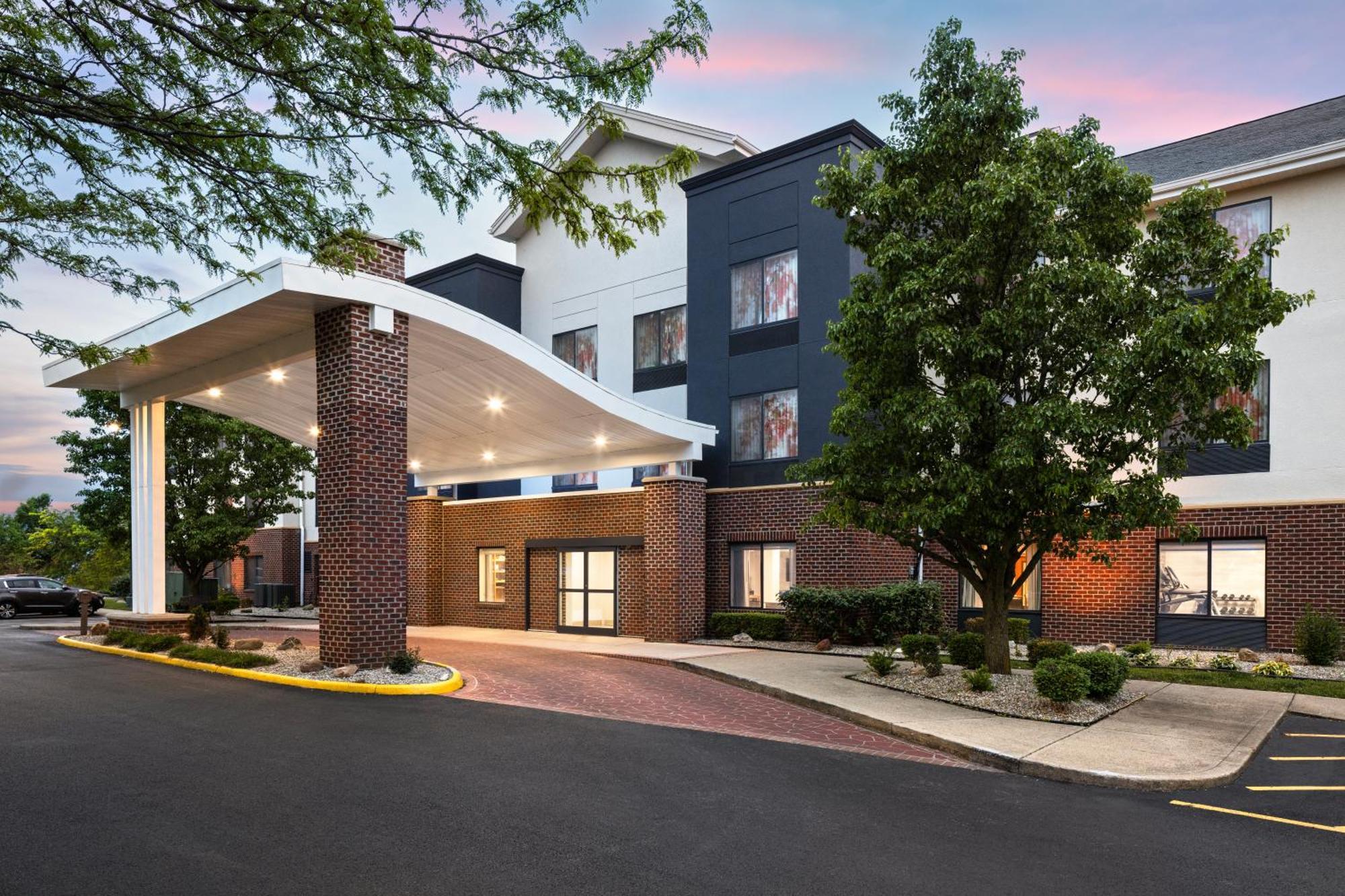 Fairfield Inn & Suites By Marriott Columbus East Reynoldsburg Exterior photo